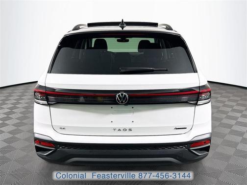 2025 Volkswagen Taos 1.5T SE Black