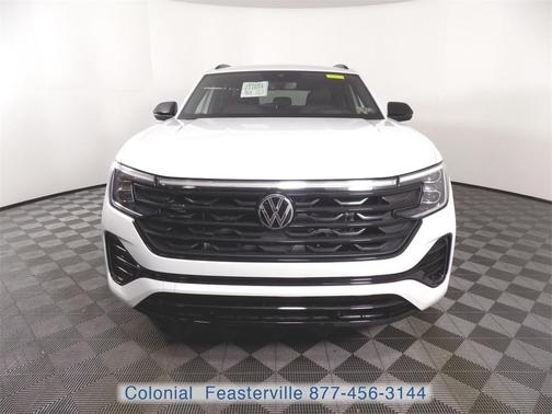 2025 Volkswagen Atlas Cross Sport 2.0T SEL R-Line Black