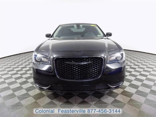 2022 Chrysler 300 Touring