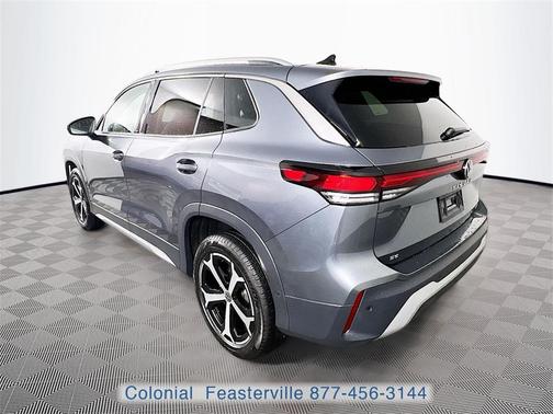 2025 Volkswagen Tiguan 2.0T SE