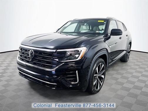 Deep Black Pearl Effect 2024 Volkswagen Atlas Cross Sport 2.0T SEL Premium R-Line
