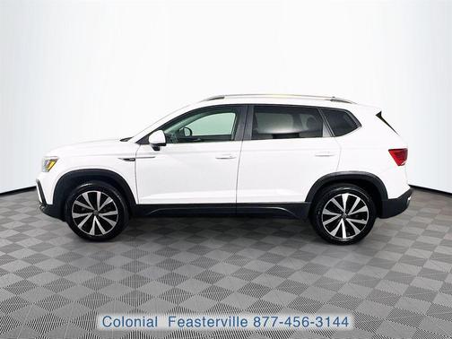 Pure White 2023 Volkswagen Taos 1.5T SE