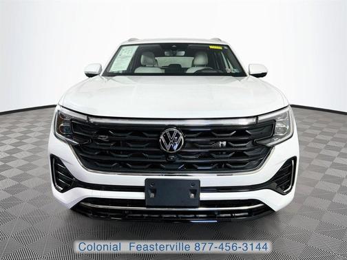 Opal White 2024 Volkswagen Atlas Cross Sport 2.0T SEL Premium R-Line 4MOTION
