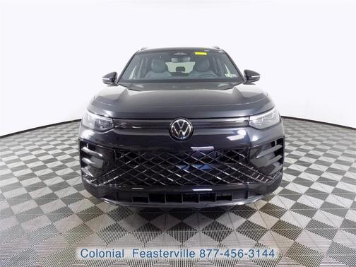 2025 Volkswagen Tiguan 2.0T SE R-Line Black
