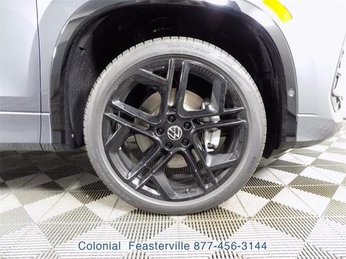 2025 Volkswagen Tiguan 2.0T SE R-Line Black