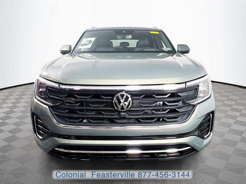 Avocado Green Pearl 2026 Volkswagen Atlas Cross Sport 2.0T SEL Premium R-Line