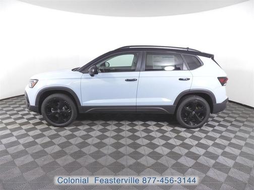 2025 Volkswagen Taos 1.5T SE Black