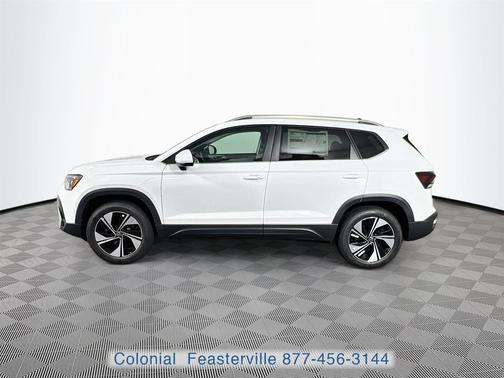 Pure White 2026 Volkswagen Taos 1.5T SE