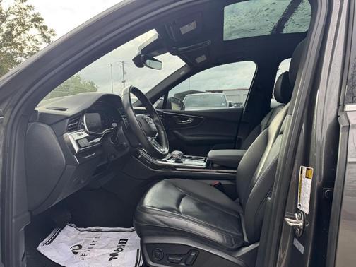 2021 Audi Q7 45 Premium