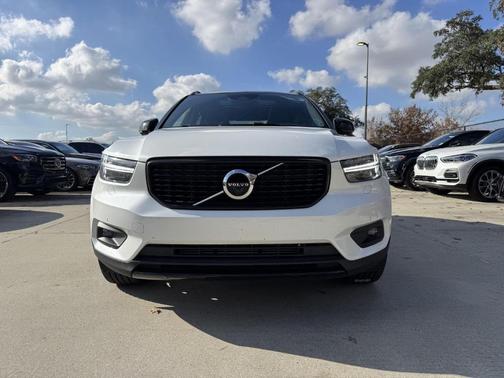 2021 Volvo XC40 T5 R-Design