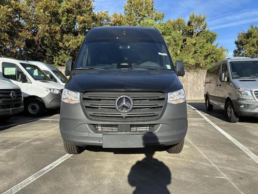 2025 Mercedes-Benz Sprinter 2500 144 WB Standard Roof Passenger