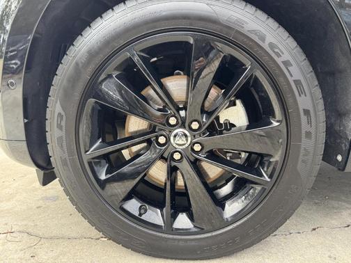 2024 Jaguar F-PACE P250 R-Dynamic S