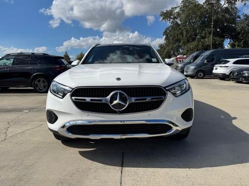 2025 Mercedes-Benz GLC 300 