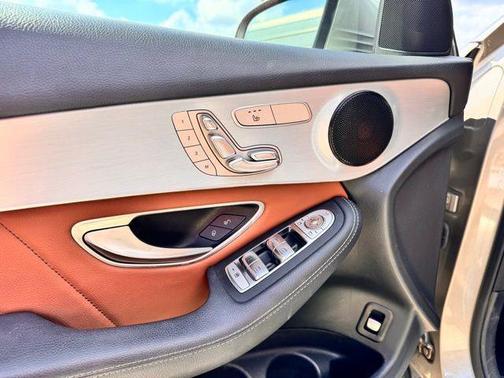 2022 Mercedes-Benz GLC 300 Base