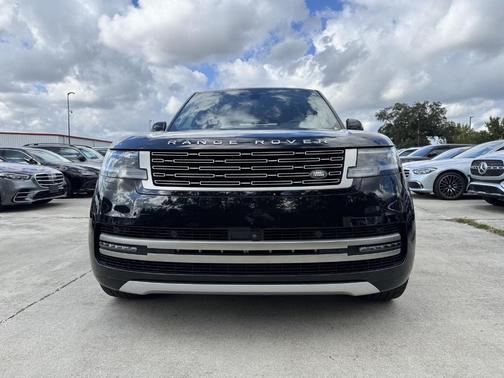 2025 Land Rover Range Rover P530 SE