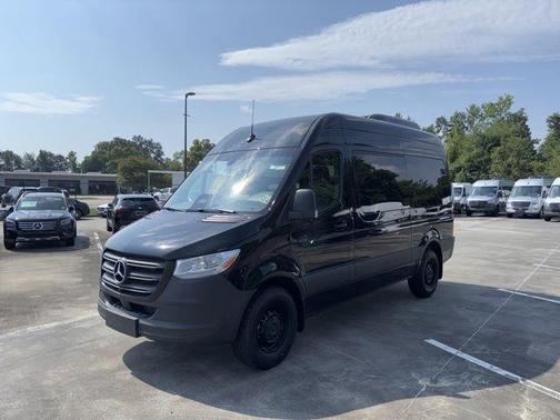 2025 Mercedes-Benz Sprinter 2500 144 WB Standard Roof Passenger
