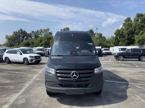 2025 Mercedes-Benz Sprinter 2500 144 WB Standard Roof Passenger