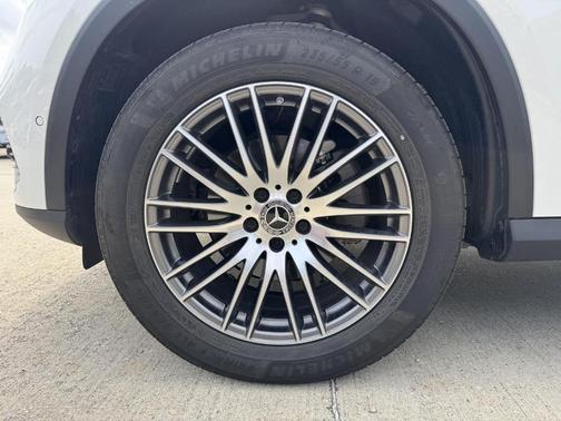 2025 Mercedes-Benz GLC 300 Base