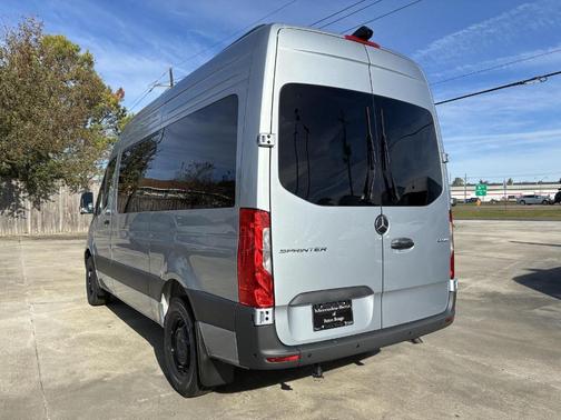 2025 Mercedes-Benz Sprinter 2500 144 WB Standard Roof Passenger