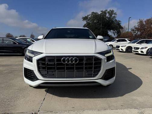 2023 Audi Q8 Premium