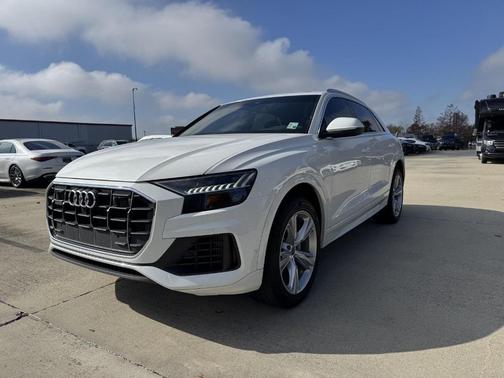 2023 Audi Q8 Premium