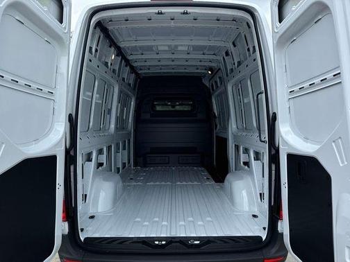 2025 Mercedes-Benz Sprinter 2500 Standard Roof