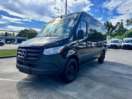2025 Mercedes-Benz Sprinter 2500 144 WB Standard Roof Passenger