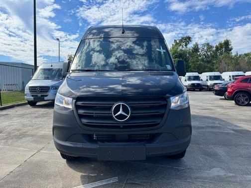 2025 Mercedes-Benz Sprinter 2500 144 WB Standard Roof Passenger
