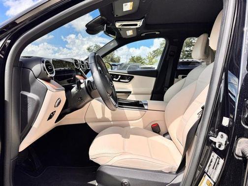 2025 Mercedes-Benz GLC 300 Base