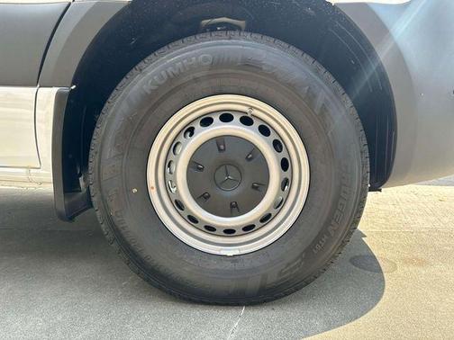 2025 Mercedes-Benz Sprinter 2500 Standard Roof