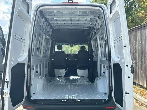 2025 Mercedes-Benz Sprinter 2500 Standard Roof