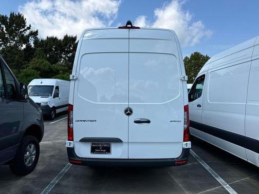 Arctic White 2025 Mercedes-Benz Sprinter 2500 High Roof