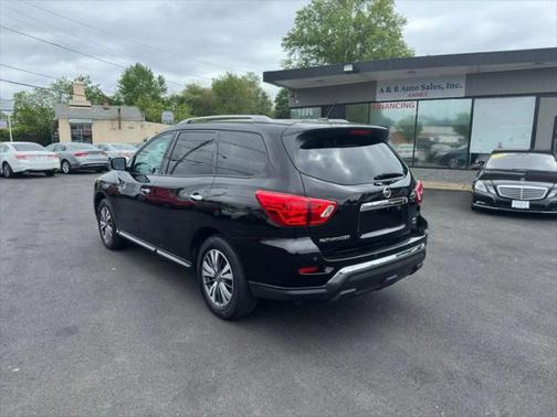 2017 Nissan Pathfinder SV