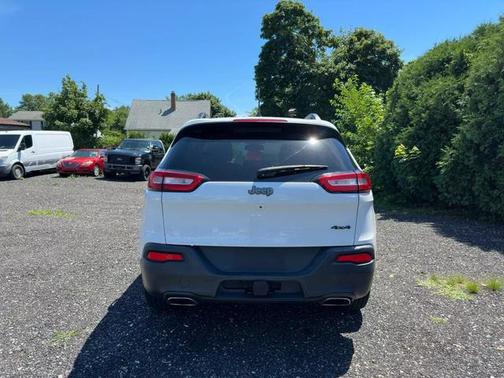 2017 Jeep Cherokee Sport
