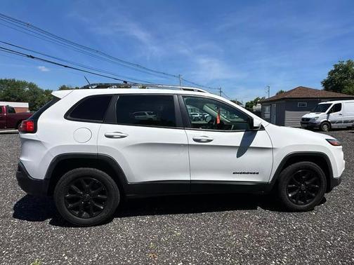 2017 Jeep Cherokee Sport