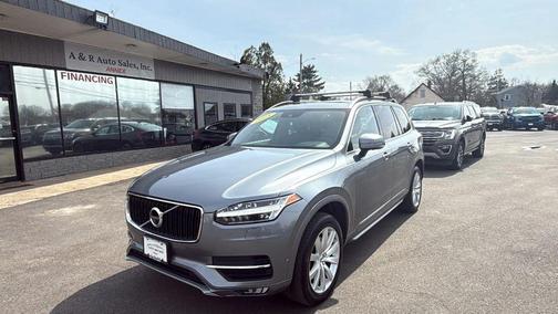 Gray 2018 Volvo XC90 T6 Momentum