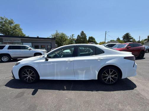 2021 Toyota Camry SE