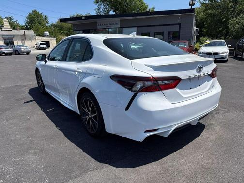 2021 Toyota Camry SE