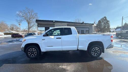 2014 Toyota Tundra SR5