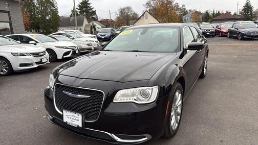 2018 Chrysler 300 Touring