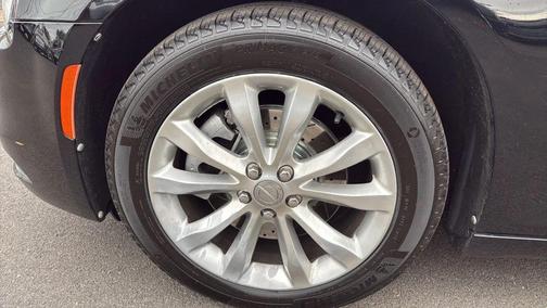 2018 Chrysler 300 Touring