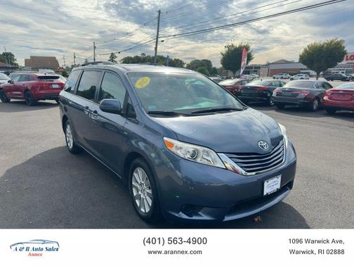 2017 Toyota Sienna LE