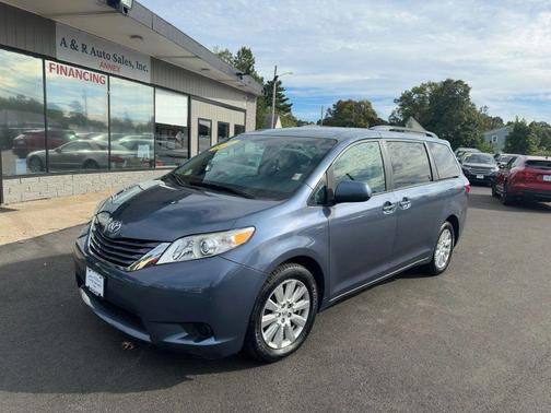 2017 Toyota Sienna LE