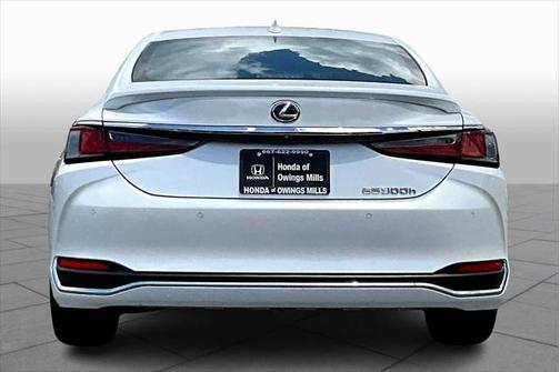 2022 Lexus ES 300h Luxury