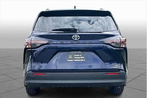2023 Toyota Sienna LE