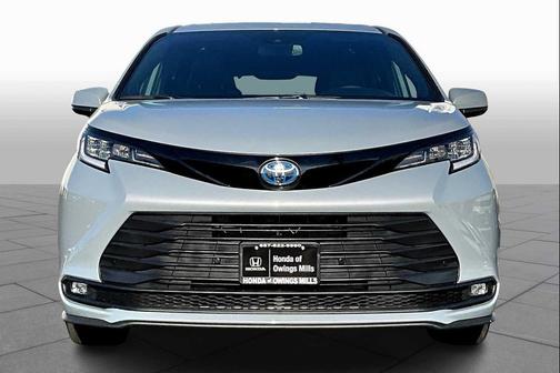 2025 Toyota Sienna Woodland Edition