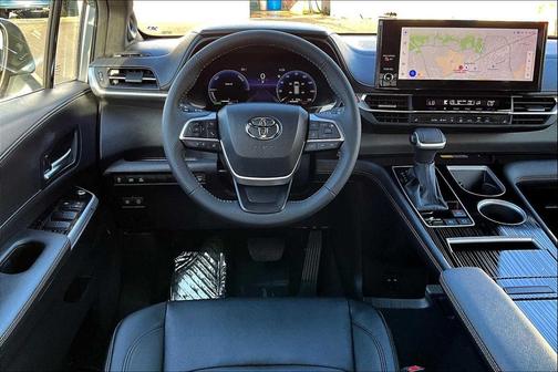 2025 Toyota Sienna Woodland Edition