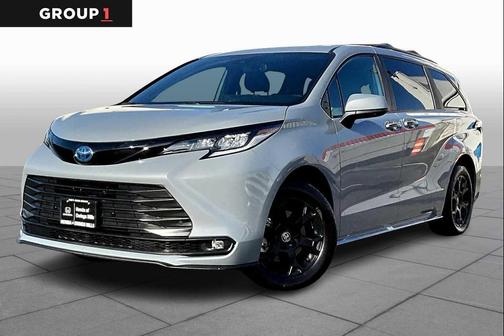 2025 Toyota Sienna Woodland Edition