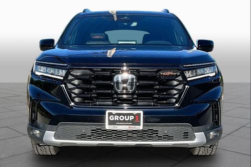 Crystal Black Pearl 2025 Honda Pilot TrailSport