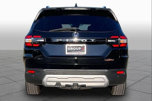 Crystal Black Pearl 2025 Honda Pilot TrailSport